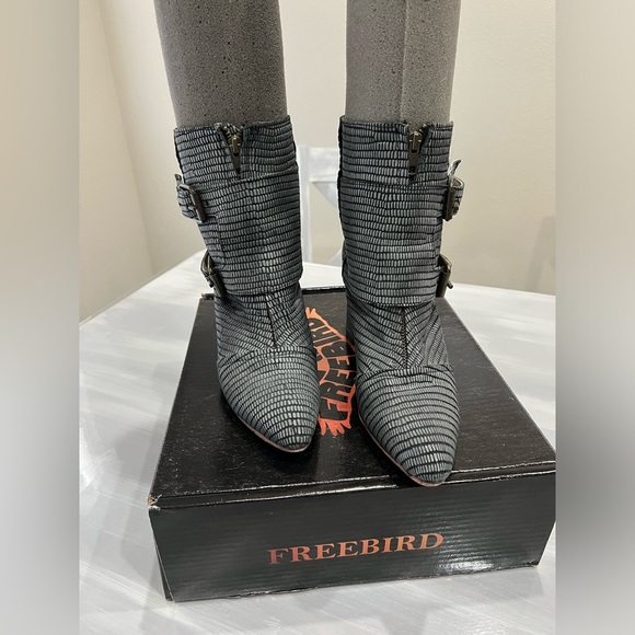 Freebird By Steven Blue Snake Skin Joey Bootie - Picture 6 of 6